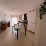 아파트 Amazing By The Ocean - Fully Equipped!